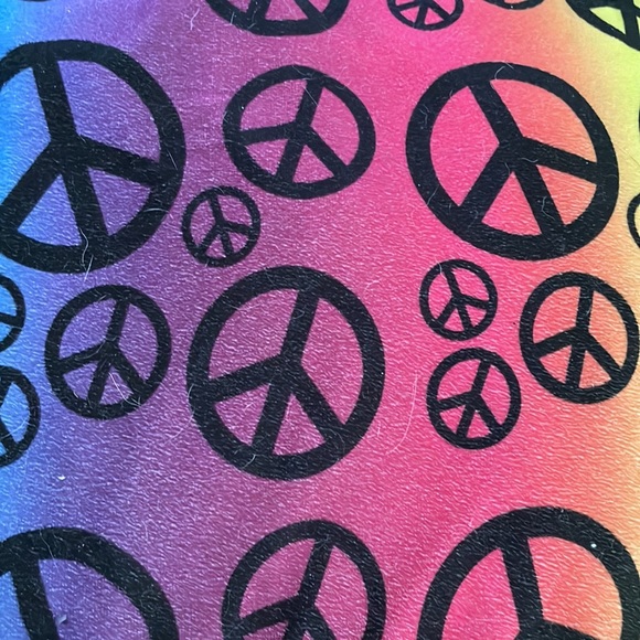 Two plush peace sign pillows - Picture 2 of 3